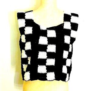 NWOT Crochet  Checkered Crop Vest (M/L)